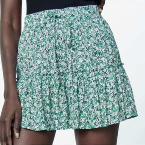 Zara Dresses & Skirts - Zara Floral Print Skort